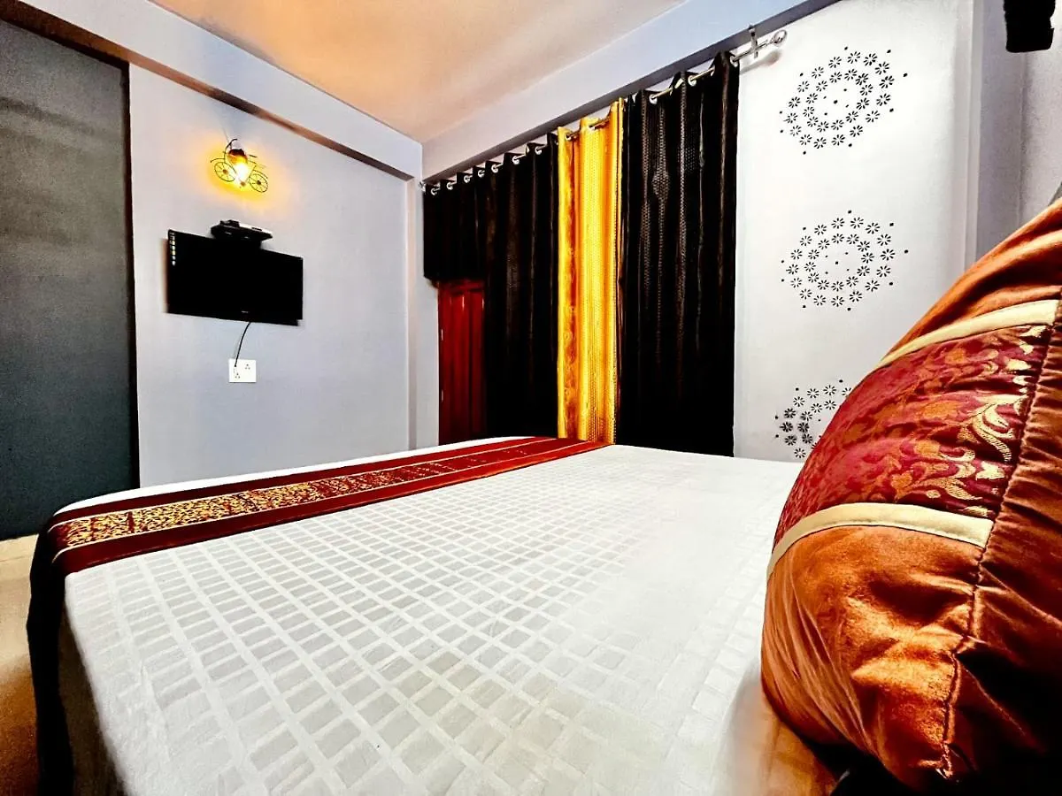 Nirvana Rooms Shimla 0*,  India